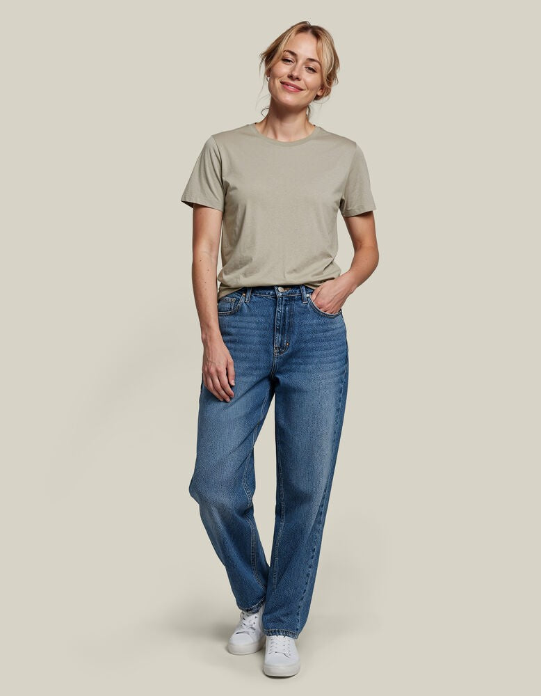 3410010_750_1_3410010_3410010-750_Model_20T-shirt_20Regular_20Fit_SAGE_202.jpg