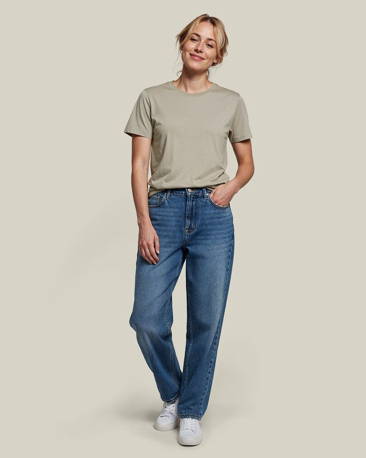 3410010_750_1_3410010_3410010-750_Model_20T-shirt_20Regular_20Fit_SAGE_202.jpg