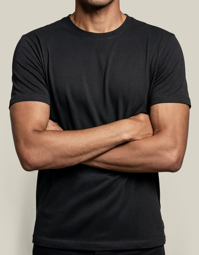 3410010_900_8_3410010_3410010-900_Model_20T-shirt_20Regular_20Fit_BLACK.jpg