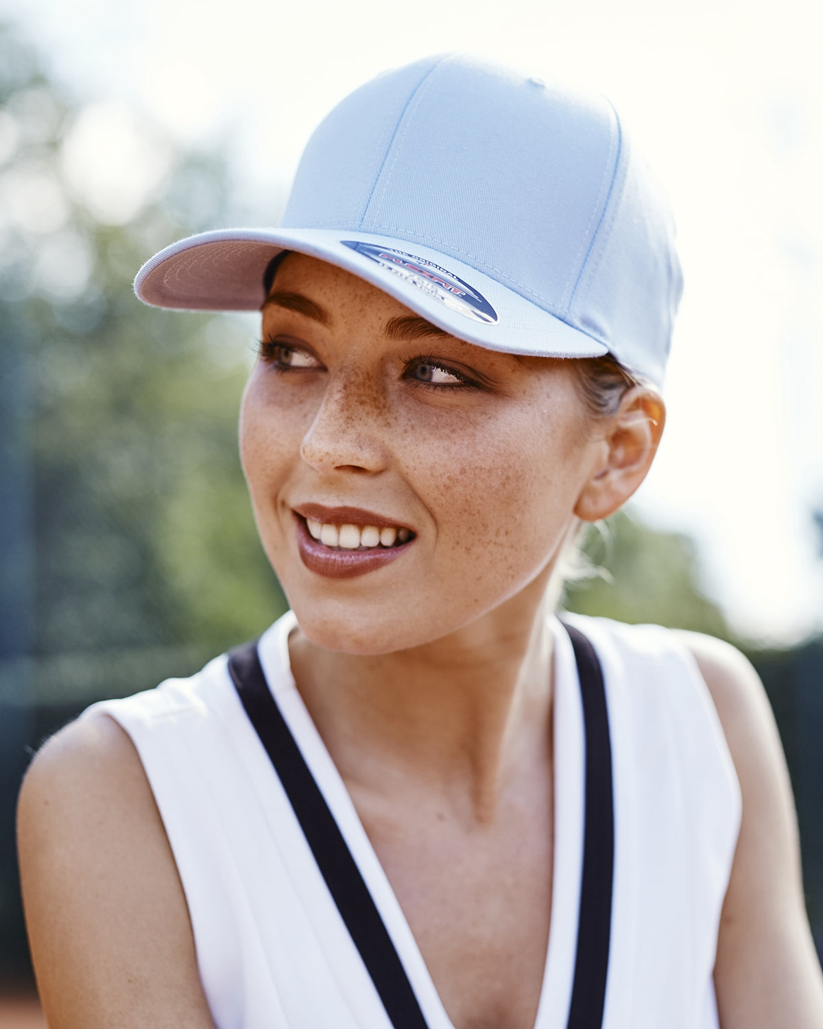FX6277_white_2.jpg