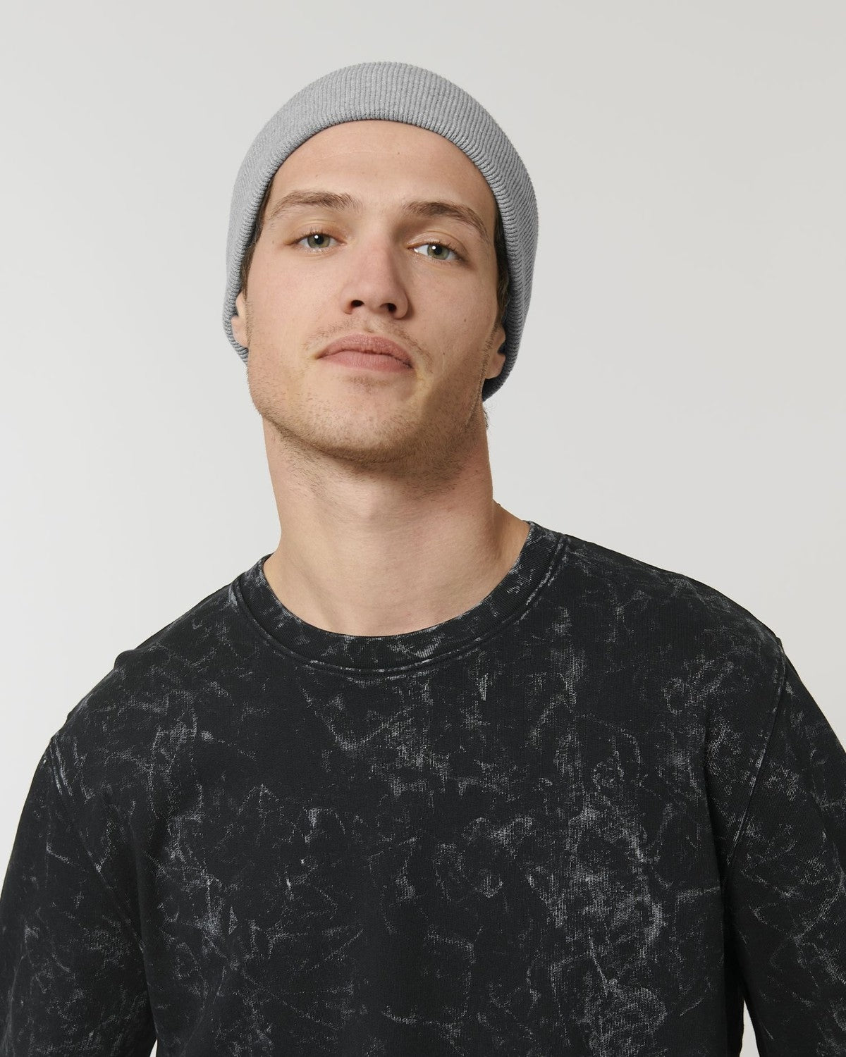 STAU772_C250_Front_Main_Studio_0.jpg