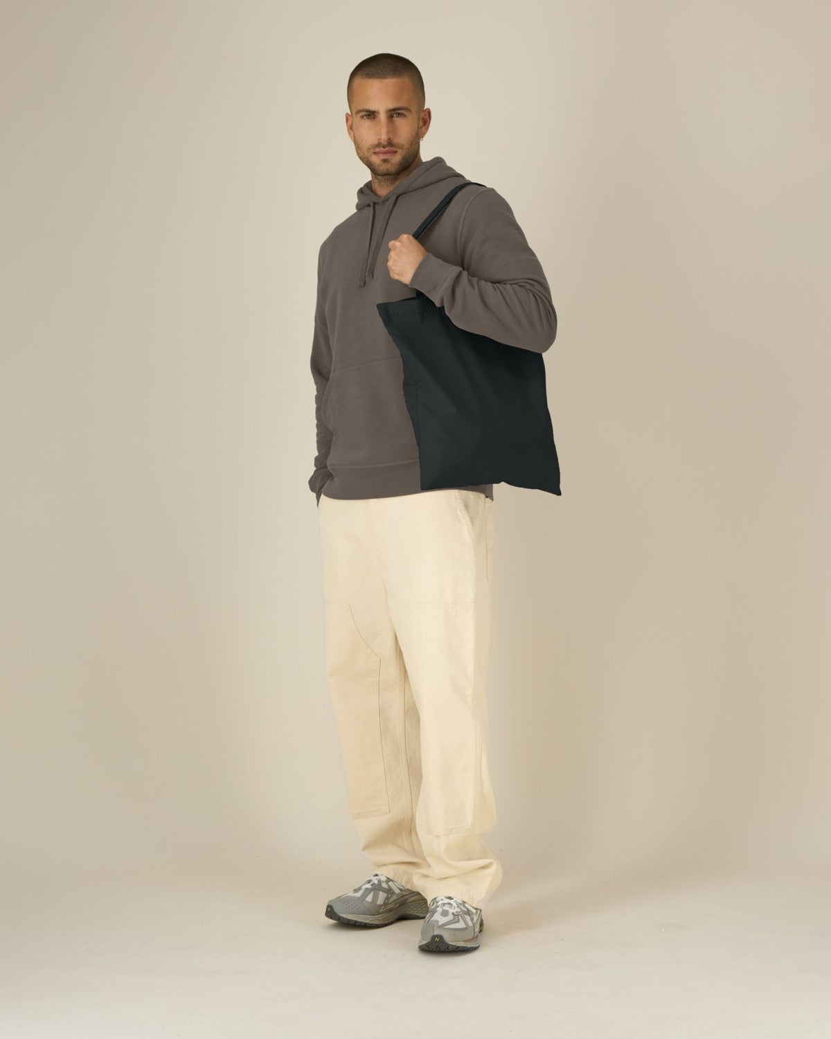 STAU773_C002_Front_Main_Studio_2.jpg