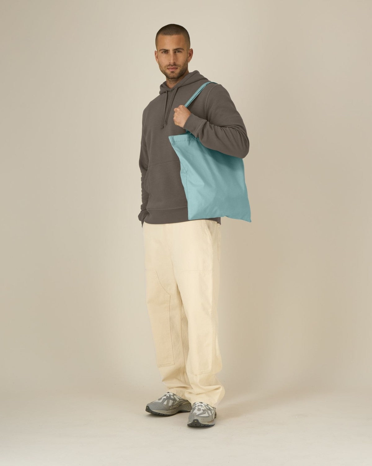 STAU773_C060_Front_Main_Studio_2.jpg