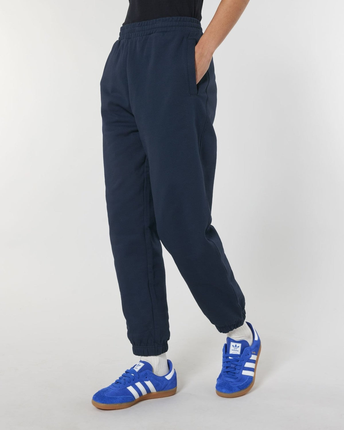 STBU157_C727_Front_Main_Studio_5.jpg