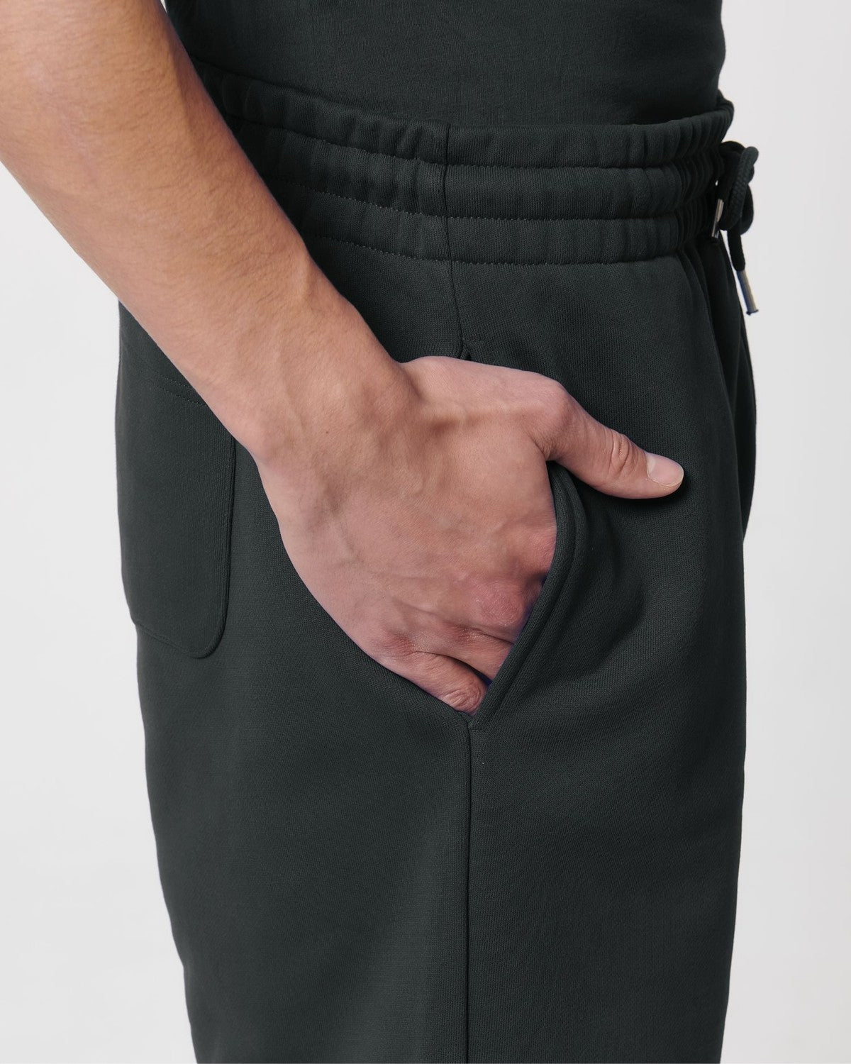 STBU944_C002_Front_Detail_Studio_0.jpg