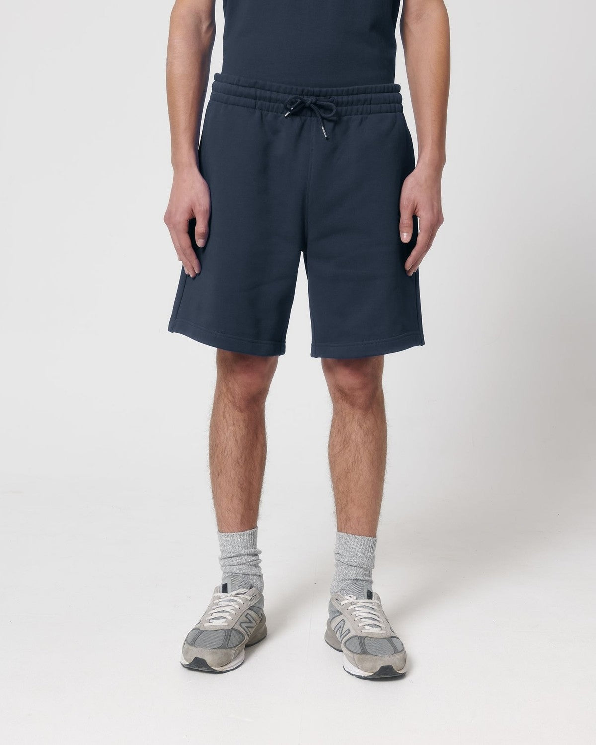 STBU944_C727_Front_Main_Studio_1.jpg