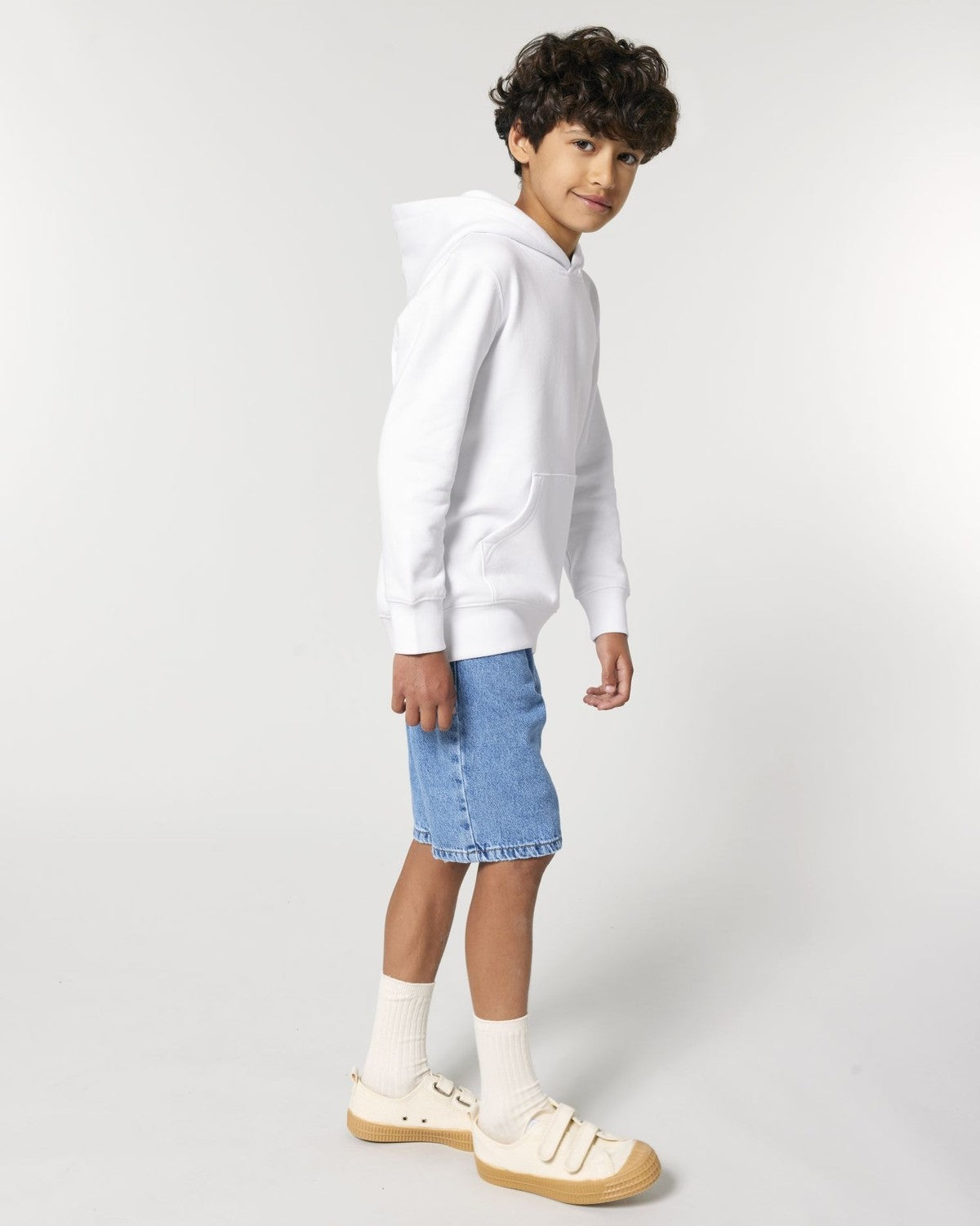 STSK180_C001_Front_Main_Studio_0.jpg