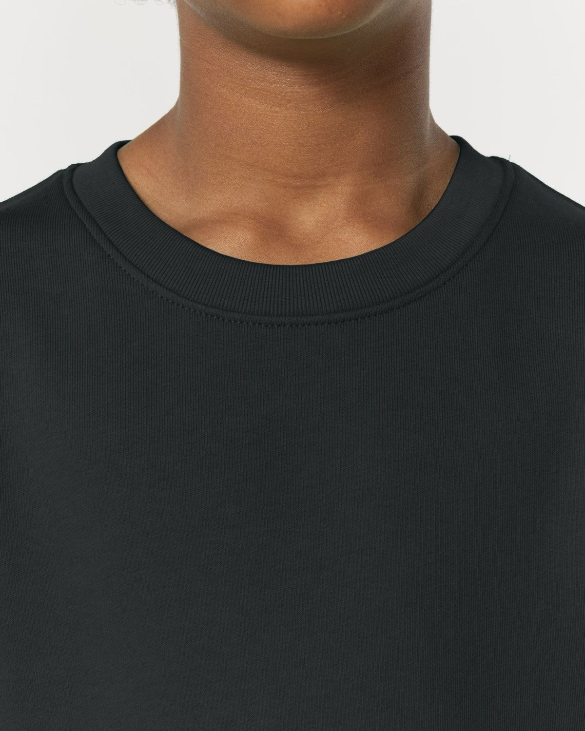 STSK181_C002_Front_Detail_Studio_0.jpg