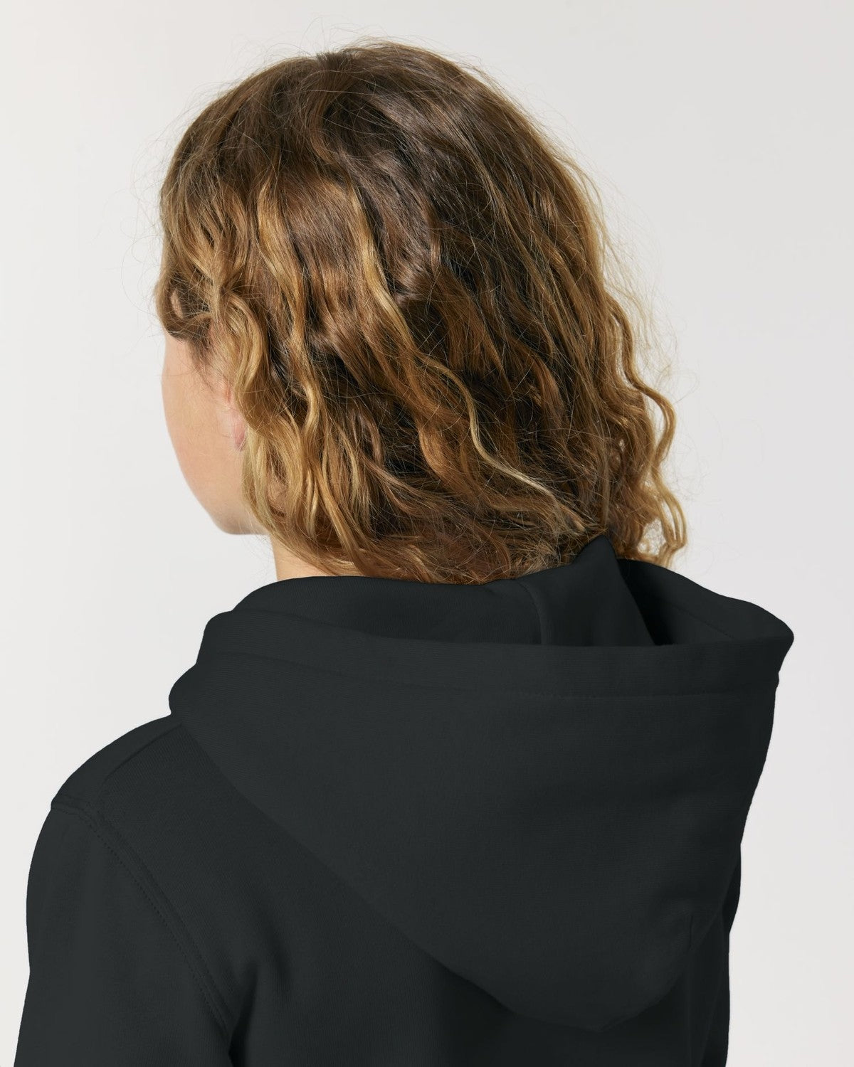 STSK182_C002_Front_Detail_Studio_6.jpg