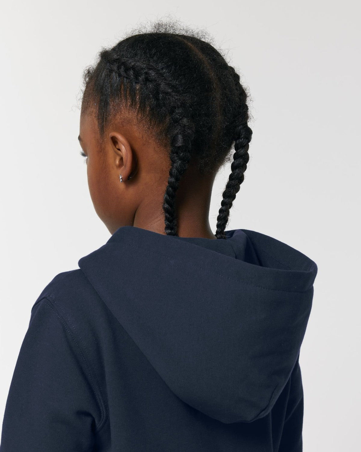 STSK182_C727_Front_Detail_Studio_6.jpg