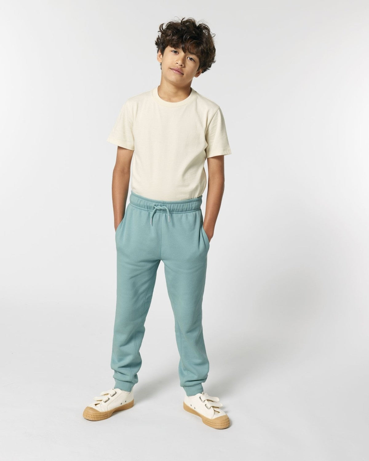STSK183_C060_Front_Main_Studio_0.jpg