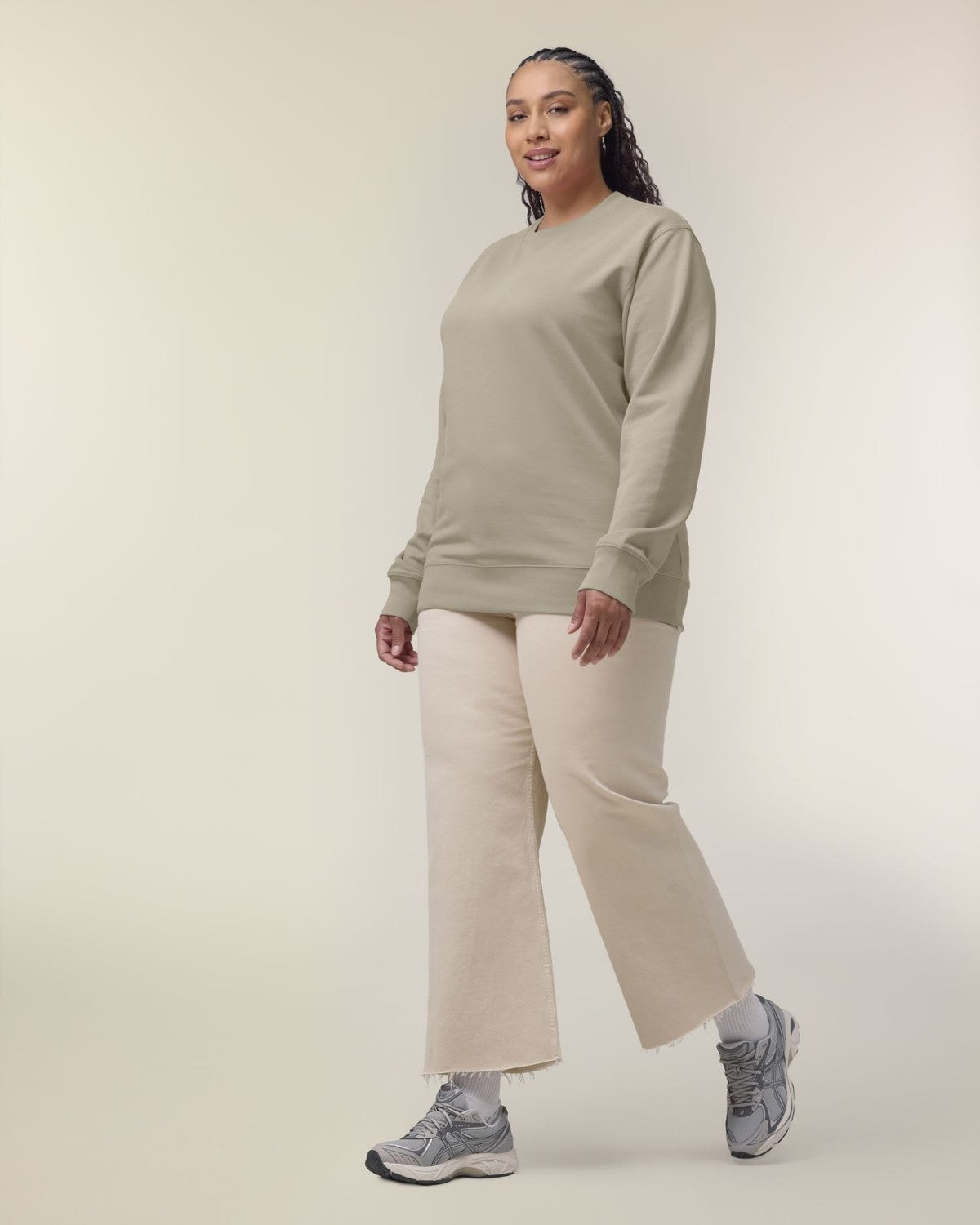 STSU178_C358_Front_Main_Studio_5.jpg