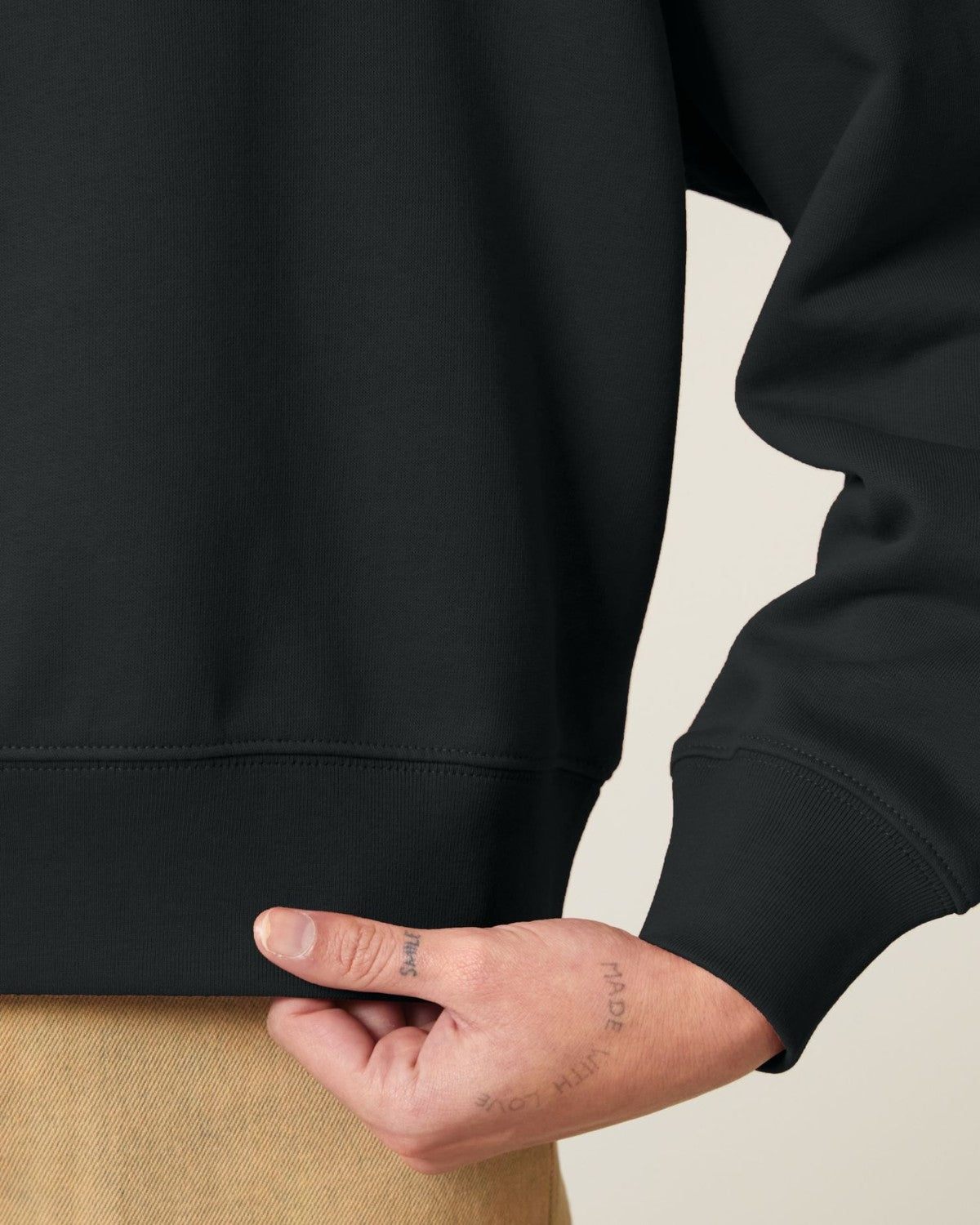 STSW213_C002_Front_Detail_Studio_1.jpg