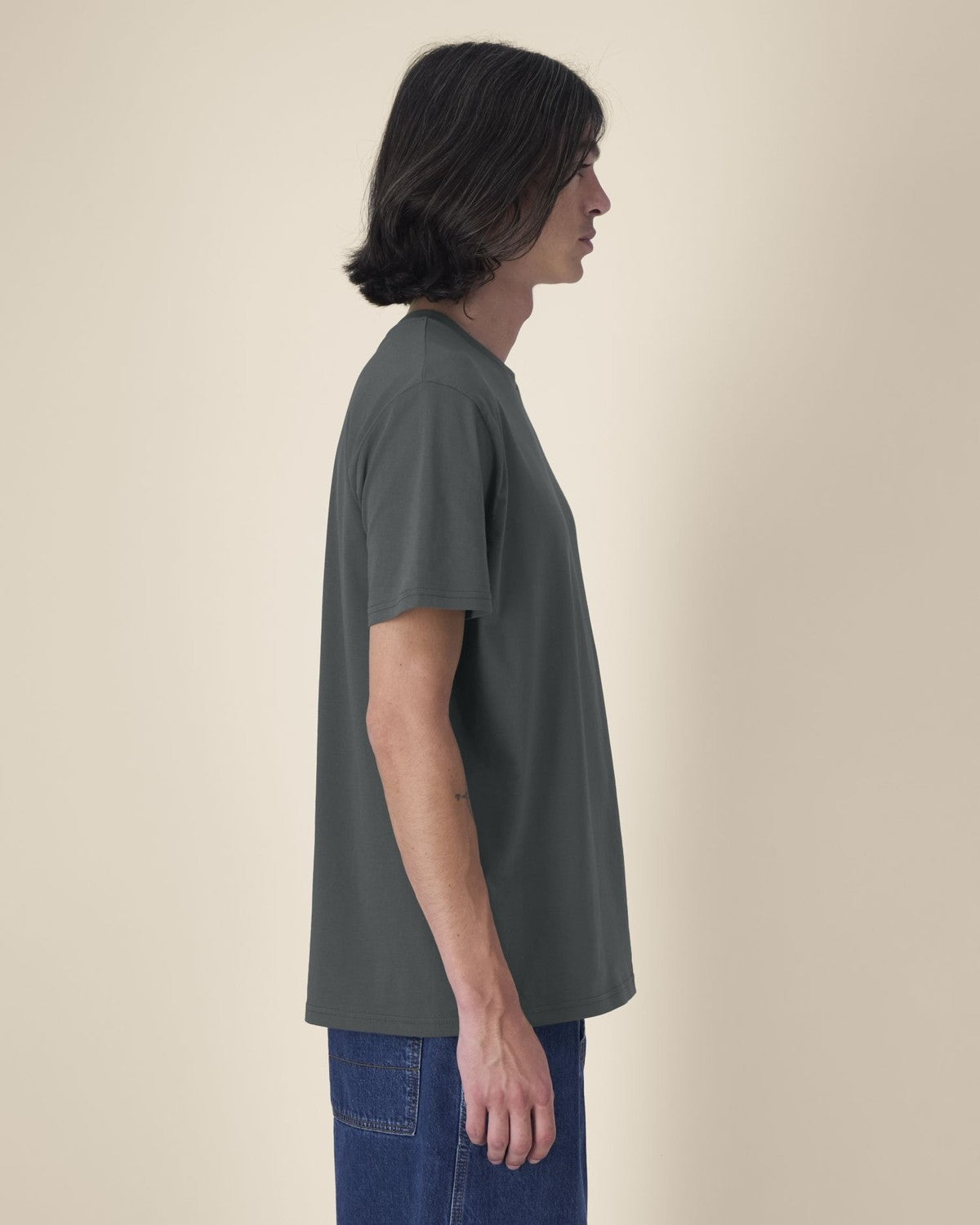 STTU758_C253_Front_Main_Studio_4.jpg