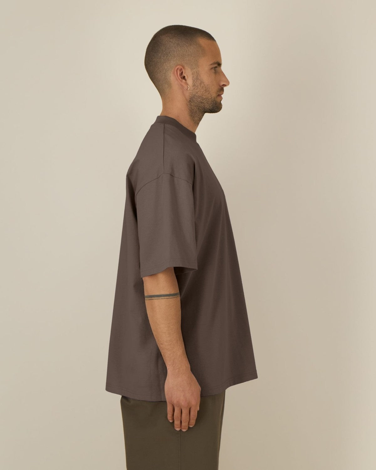 STTU959_C135_Front_Main_Studio_4.jpg
