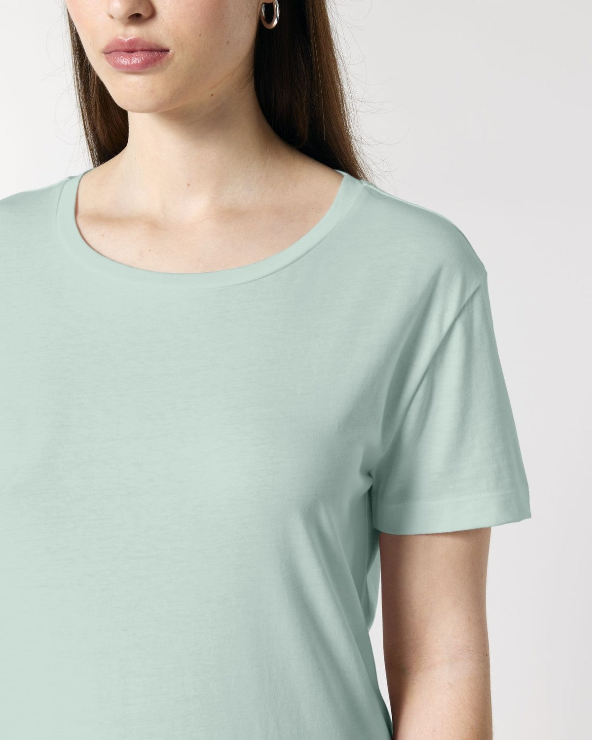 STTW173_C724_Front_Detail_Studio_5.jpg