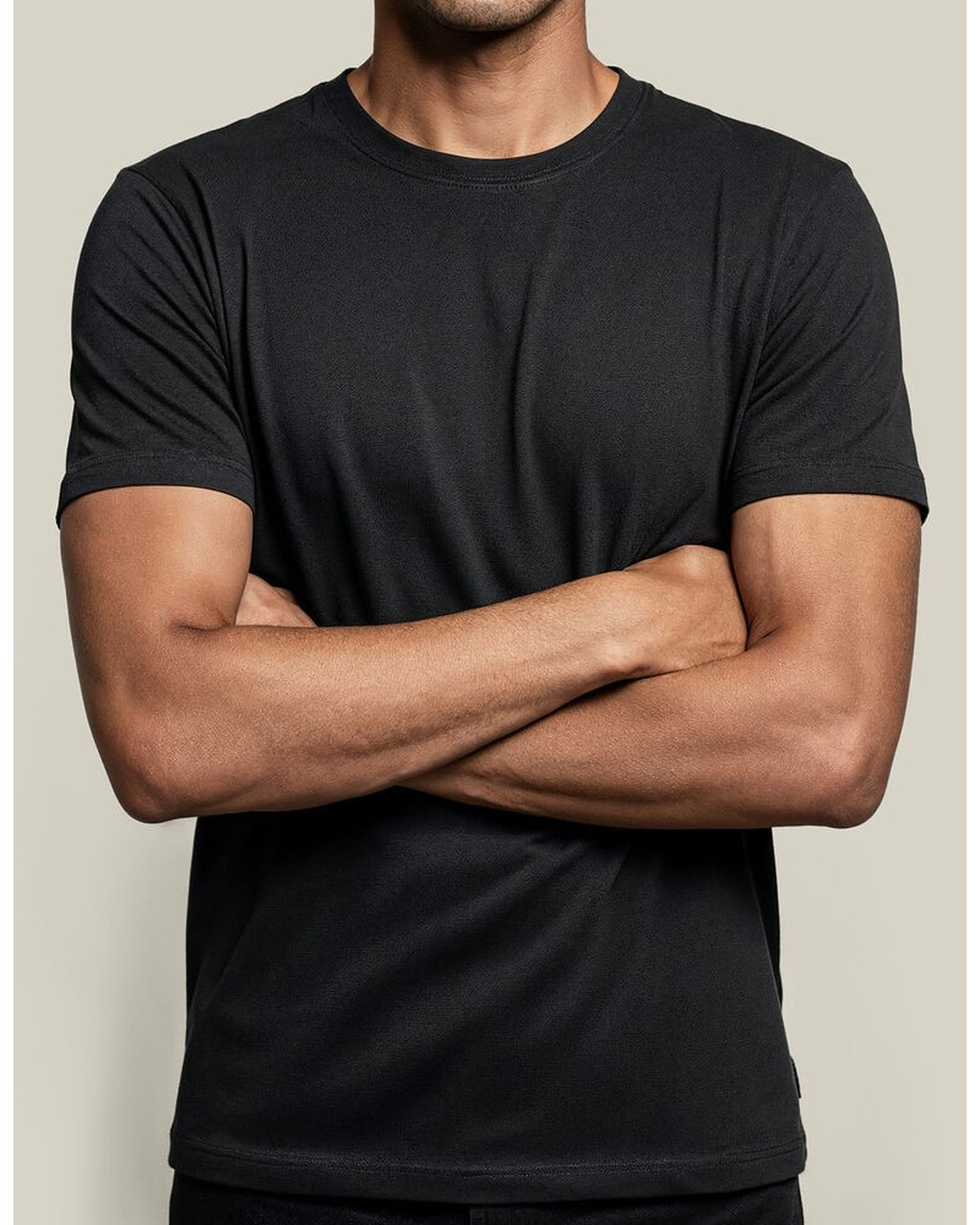3410010_900_8_3410010_3410010-900_Model_20T-shirt_20Regular_20Fit_BLACK.jpg