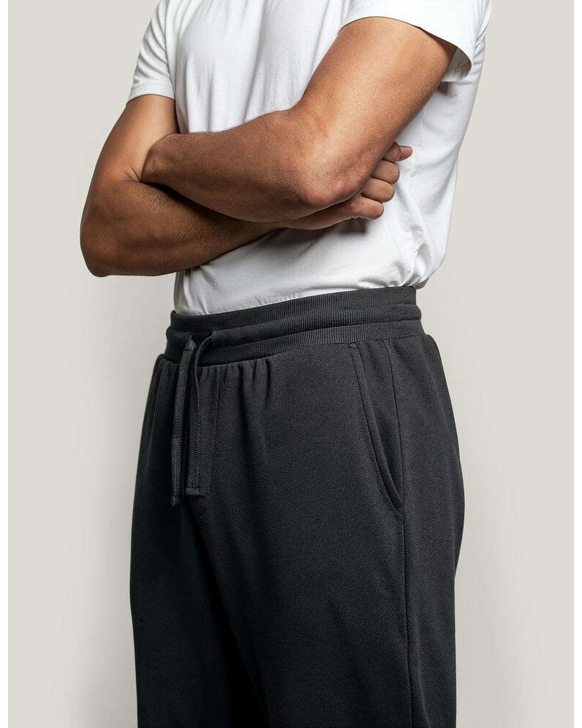 3460010_900_5_3460010_3460010-900_Model_20Jogger_BLACK_202.jpg