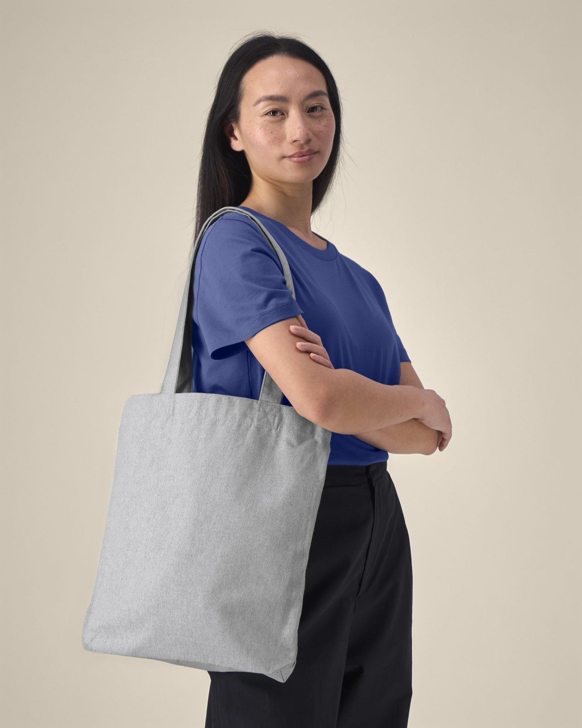 STAU760_C250_Front_Main_Studio_6.jpg