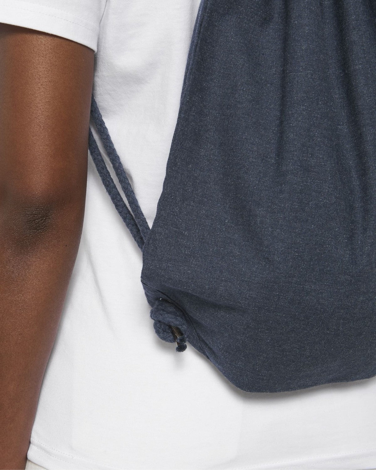 STAU763_C591_Front_Detail_Studio_5.jpg