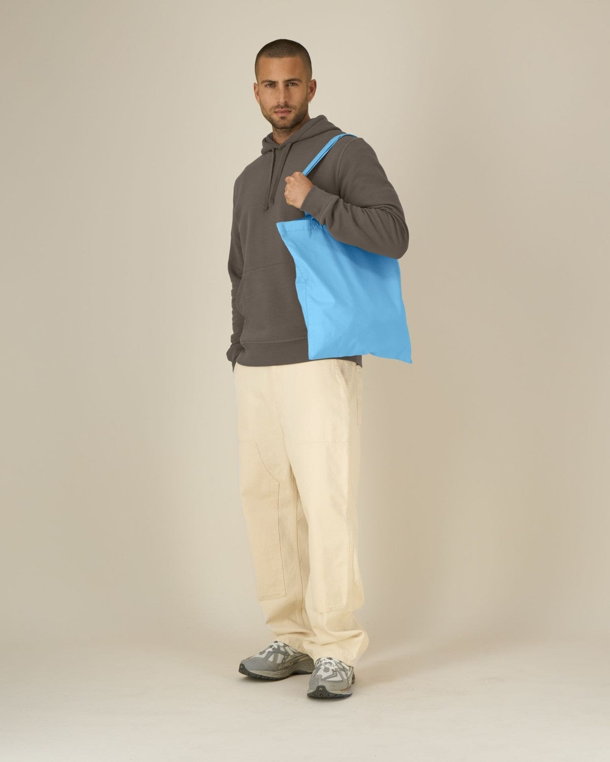STAU773_C145_Front_Main_Studio_2.jpg