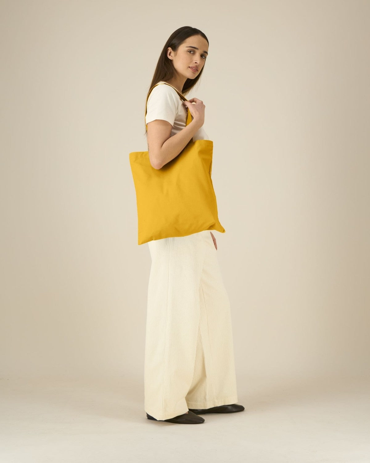 STAU773_C204_Front_Main_Studio_5.jpg