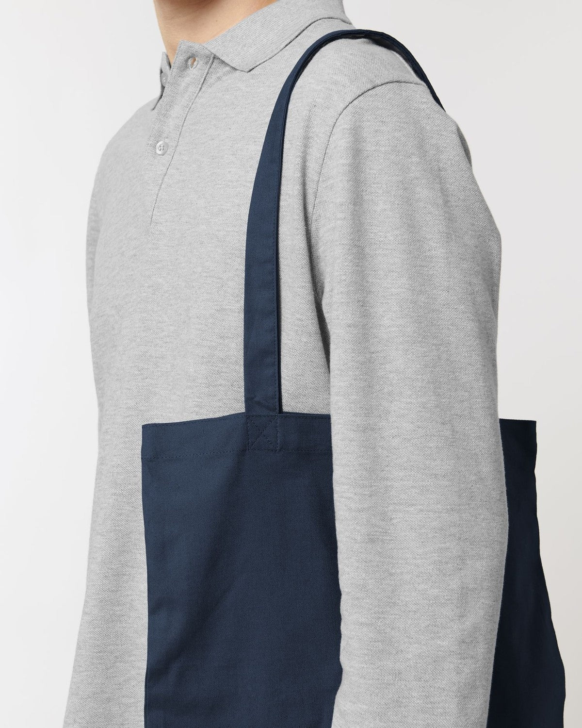 STAU773_C727_Front_Detail_Studio_0.jpg