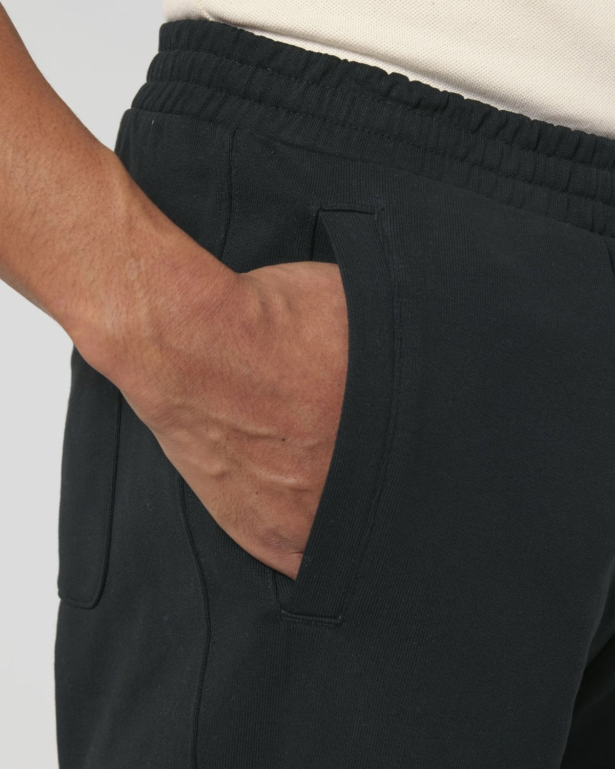 STBU157_C002_Front_Detail_Studio_0.jpg