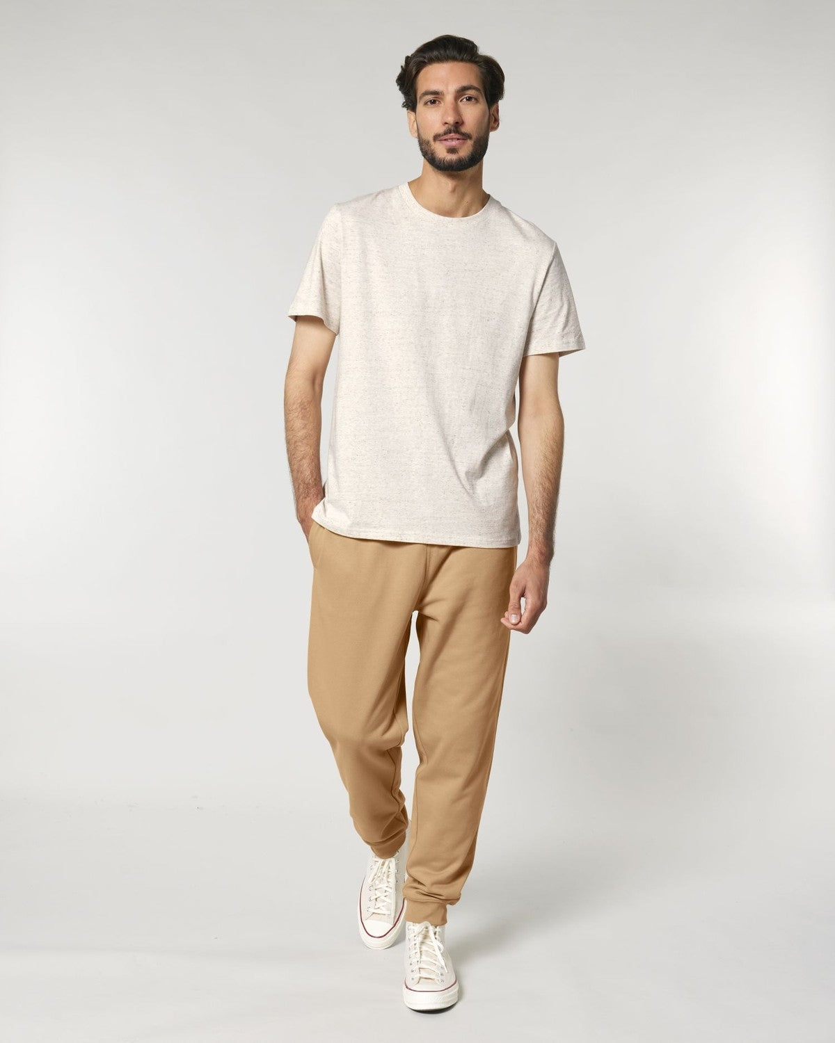 STBU185_C112_Front_Main_Studio_0.jpg