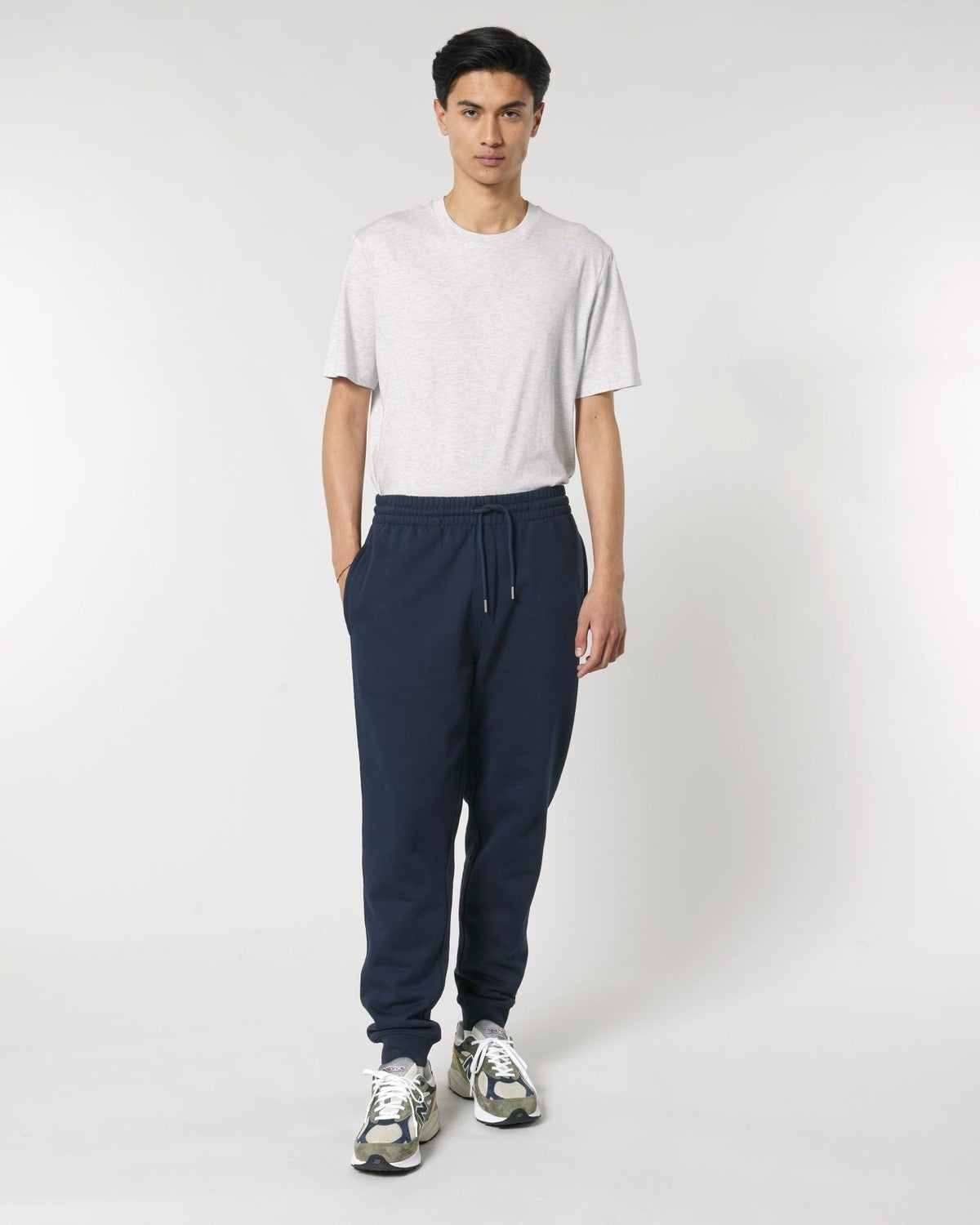 STBU185_C727_Front_Main_Studio_0.jpg