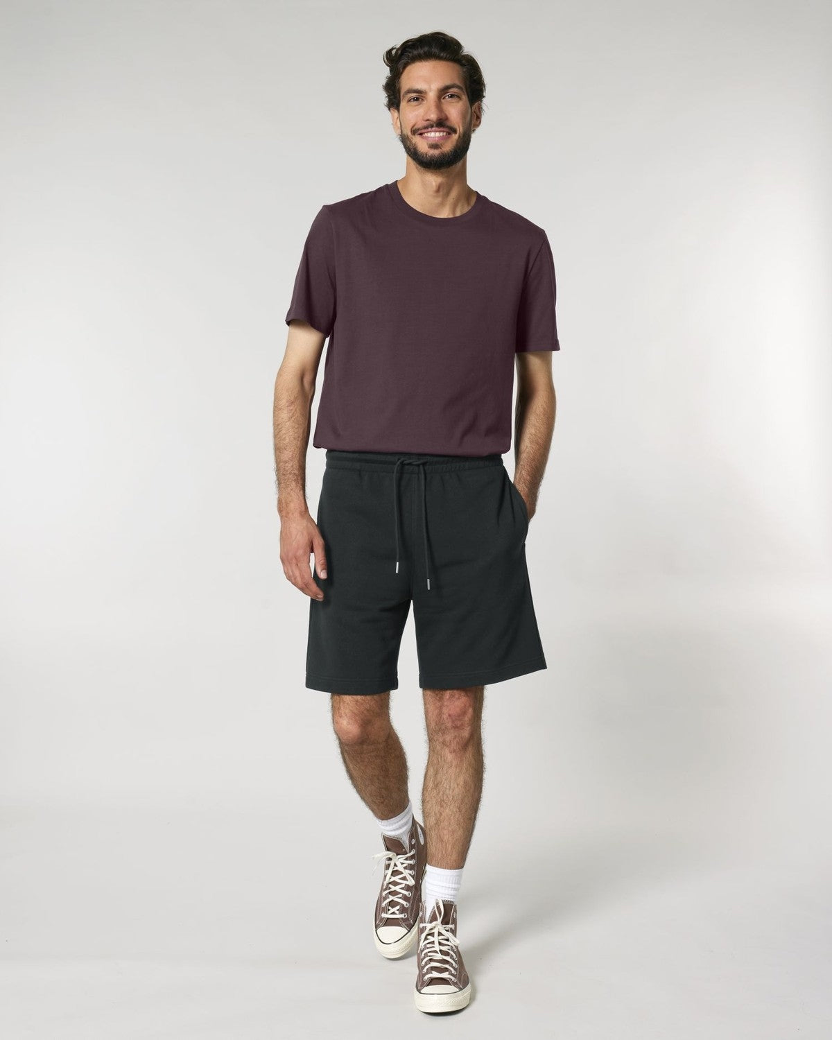STBU186_C002_Front_Main_Studio_0.jpg