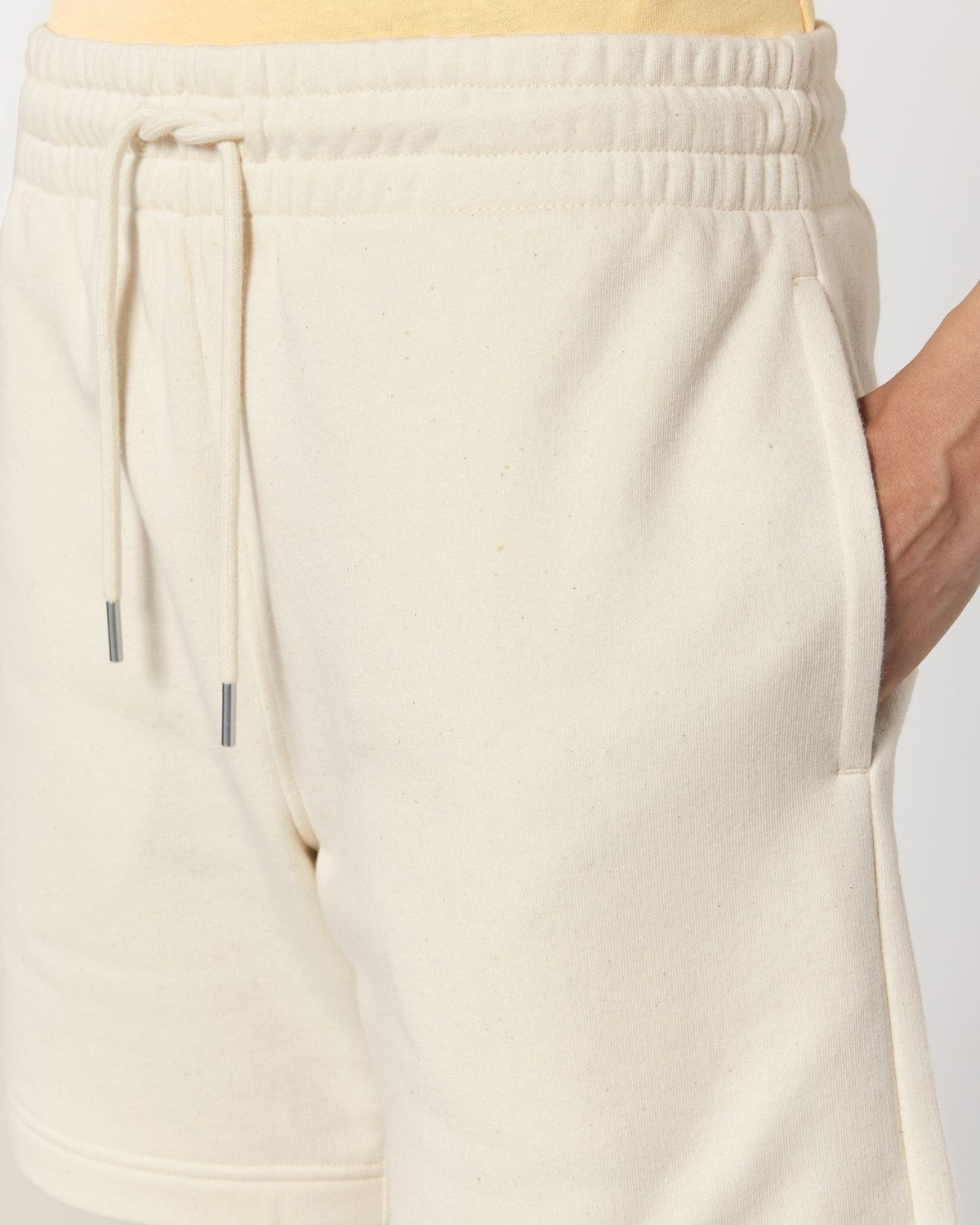 STBU186_C054_Front_Detail_Studio_5.jpg
