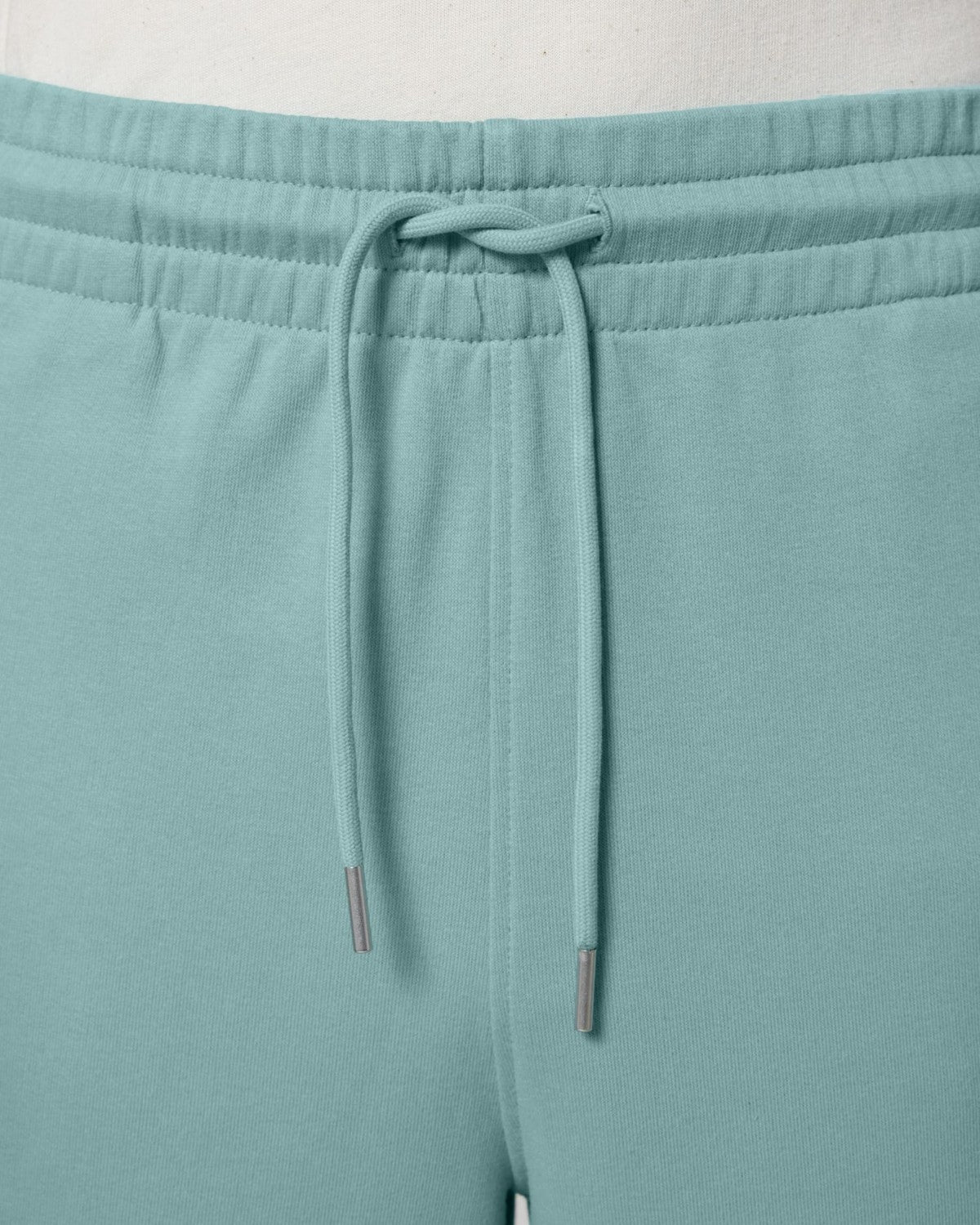 STBU186_C060_Front_Detail_Studio_0.jpg