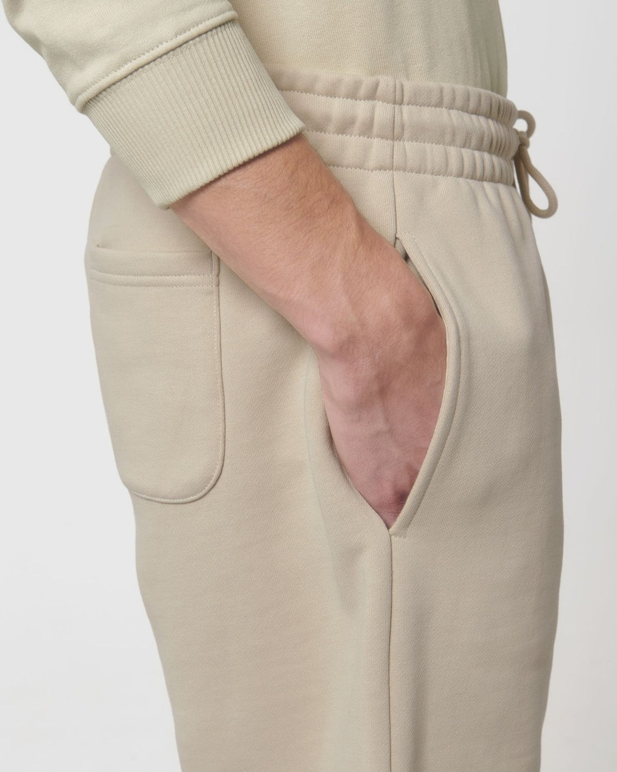 STBU944_C028_Front_Detail_Studio_0.jpg