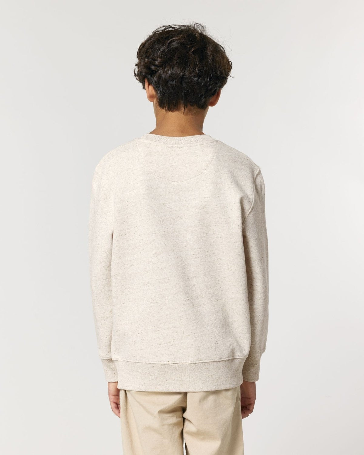 STSK181_C147_Back_Main_Studio_0.jpg