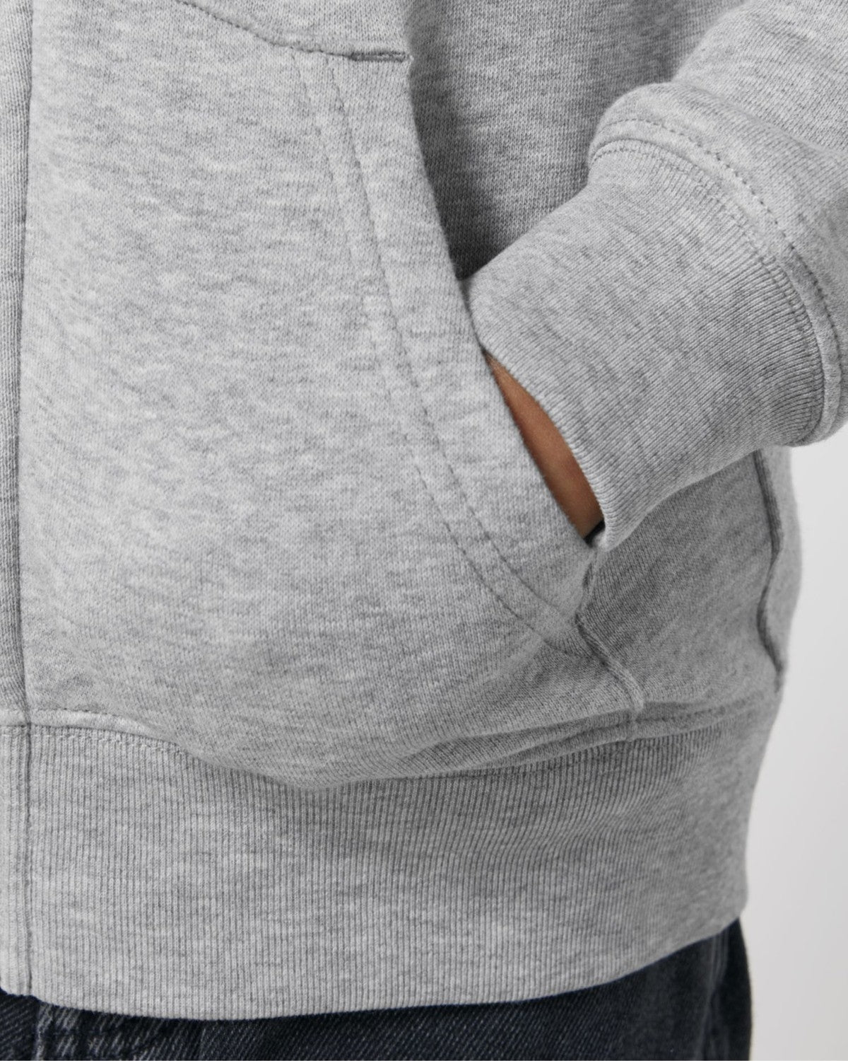 STSK182_C250_Front_Detail_Studio_1.jpg