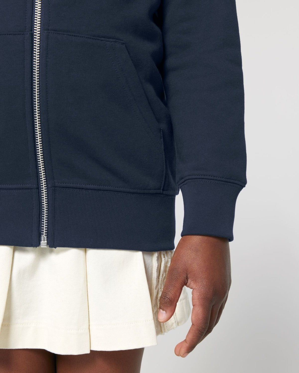 STSK182_C727_Front_Detail_Studio_5.jpg