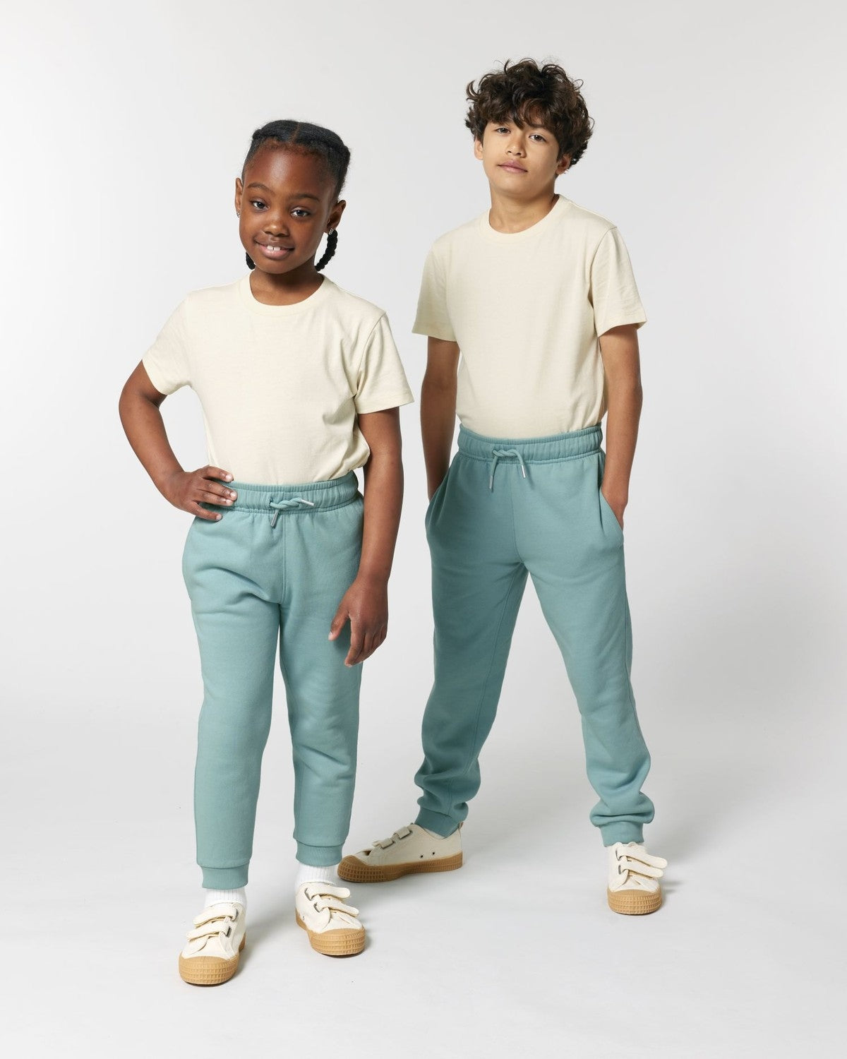 STSK183_C060_Front_Main_Duo_0.jpg
