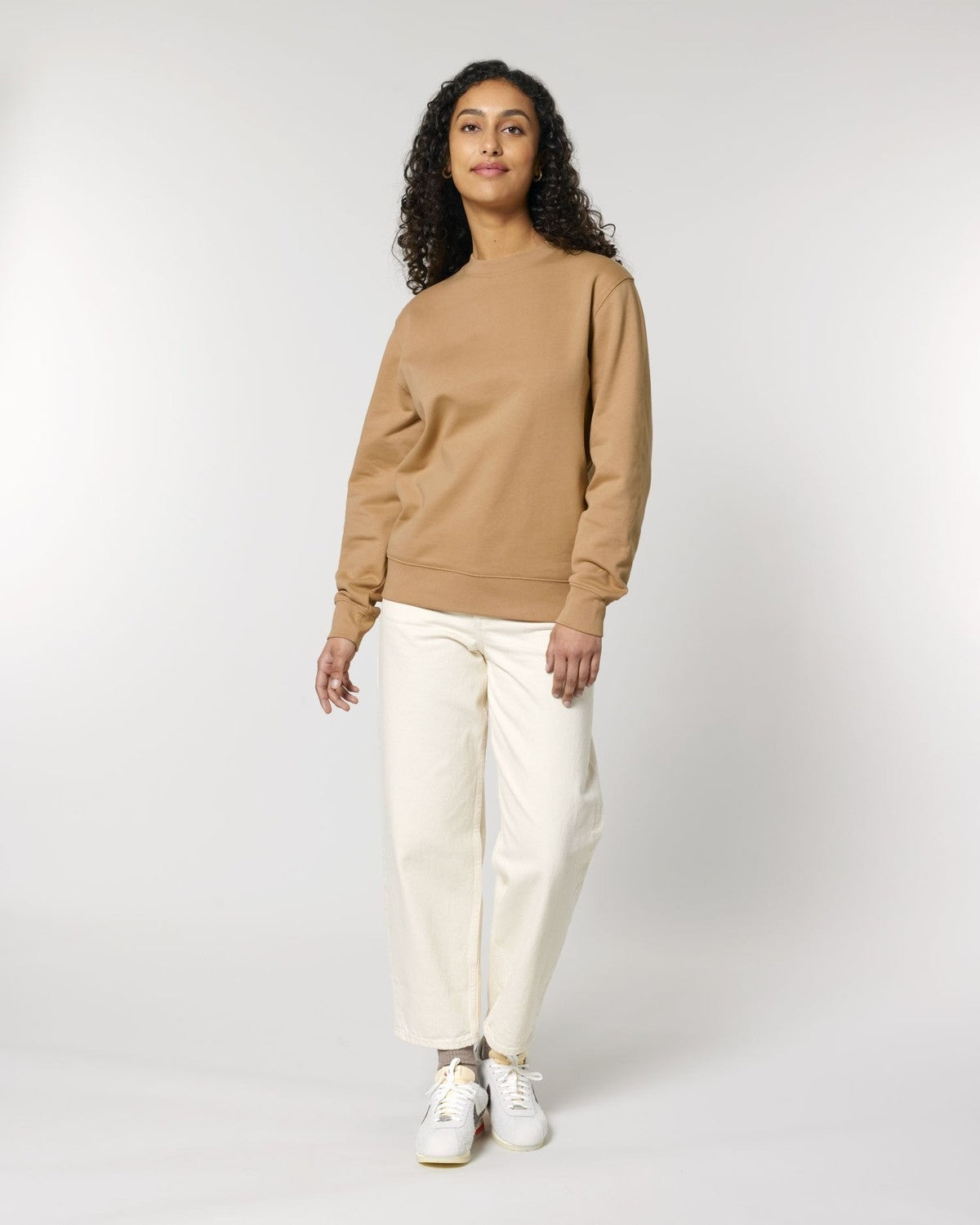 STSU178_C112_Front_Main_Studio_5.jpg