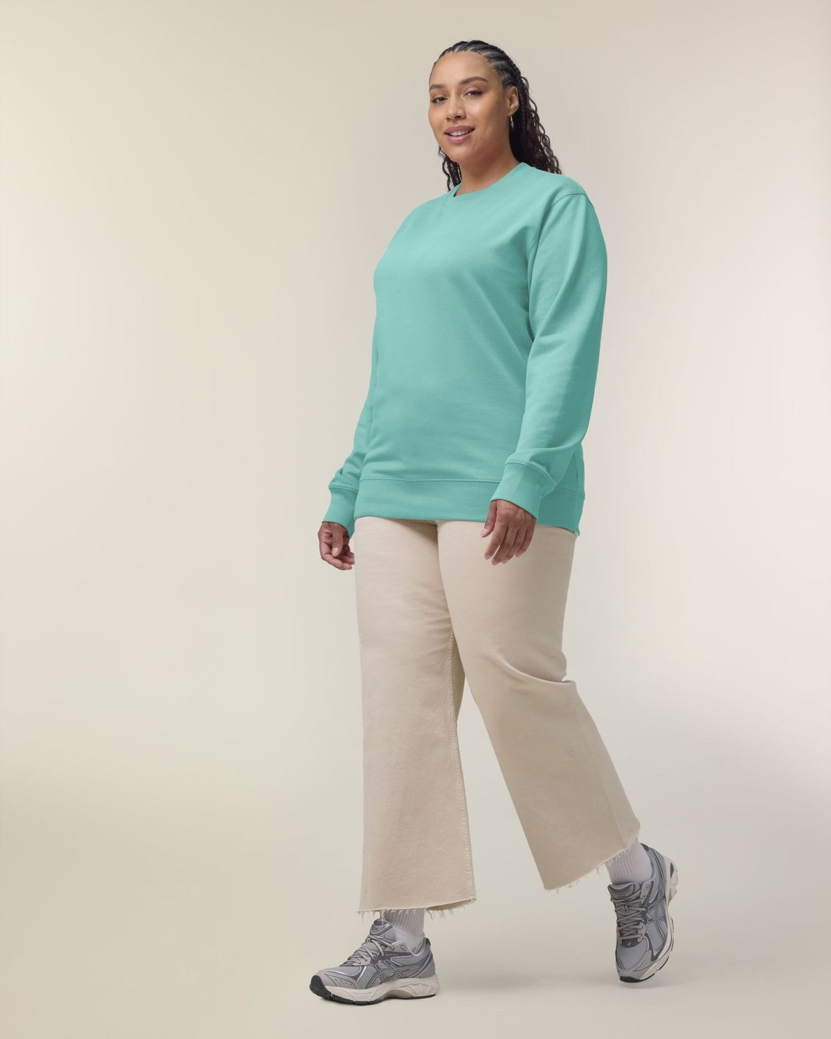 STSU178_C357_Front_Main_Studio_5.jpg