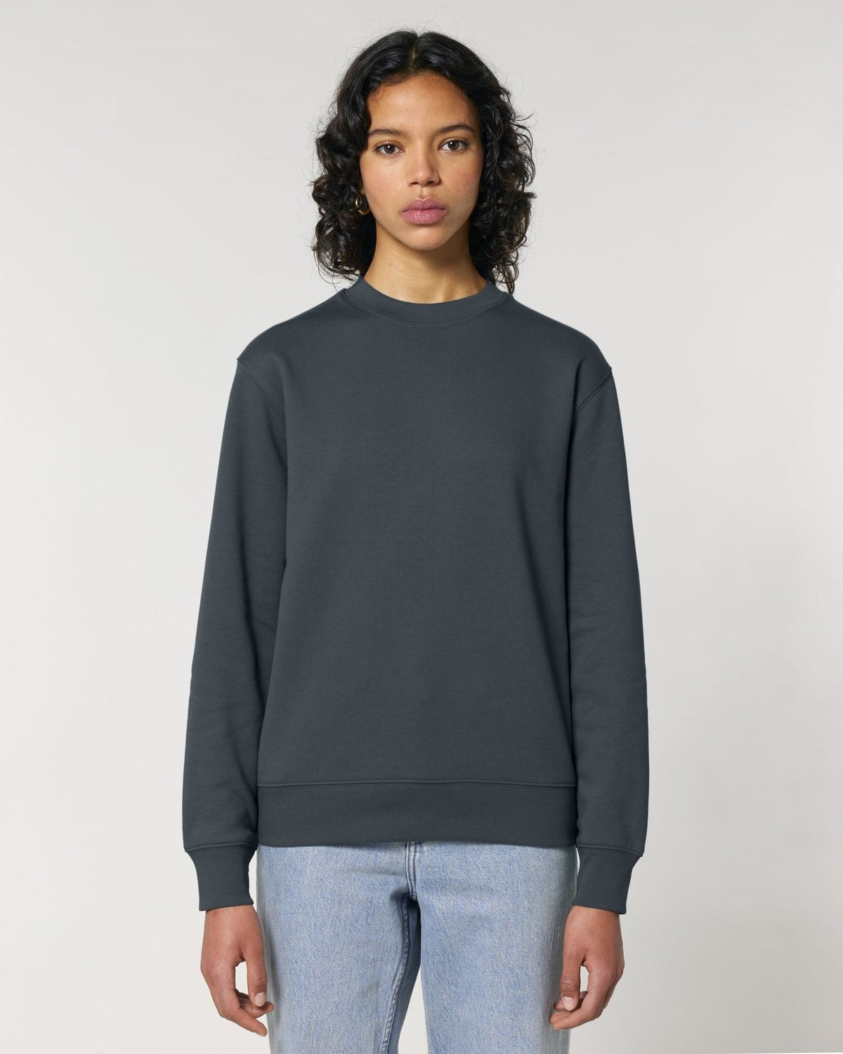STSU178_C715_Front_Main_Studio_6.jpg