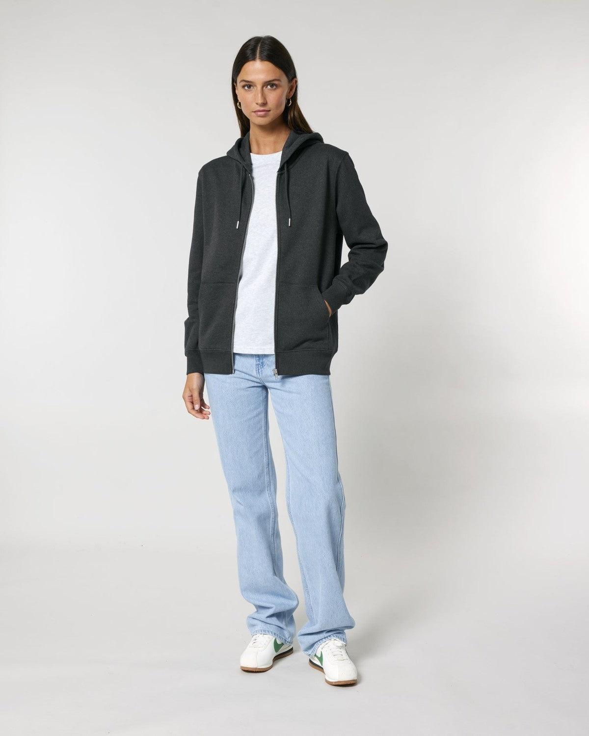 STSU179_C651_Front_Main_Studio_5.jpg