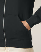 STSU205_C002_Front_Detail_Studio_1.jpg