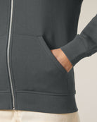 STSU205_C253_Front_Detail_Studio_1.jpg