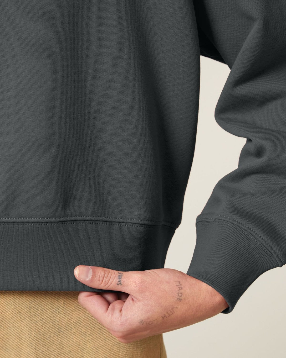 STSW213_C253_Front_Detail_Studio_1.jpg
