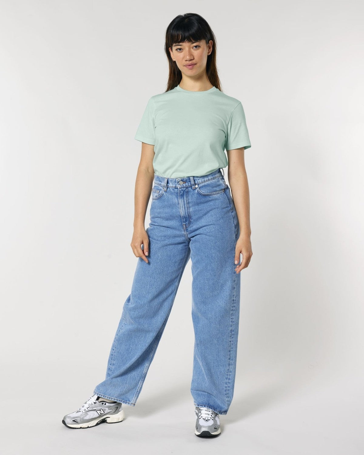 STTU170_C724_Front_Main_Studio_5.jpg