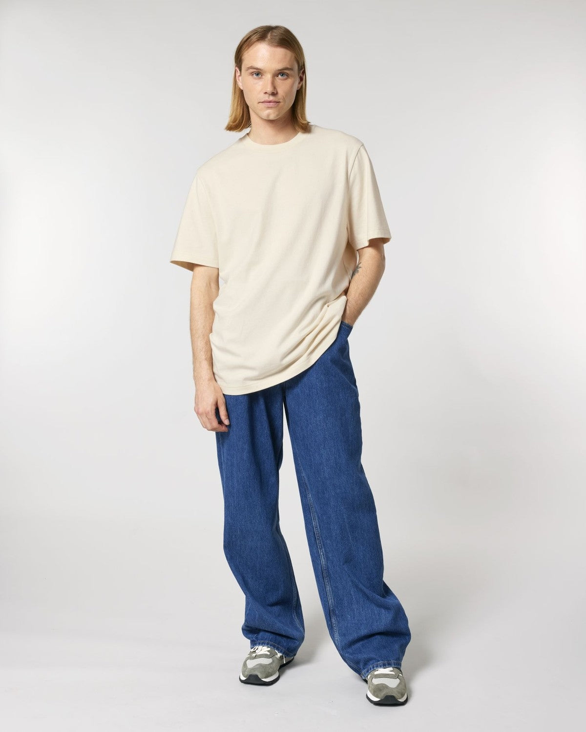 STTU171_C054_Front_Main_Studio_0.jpg