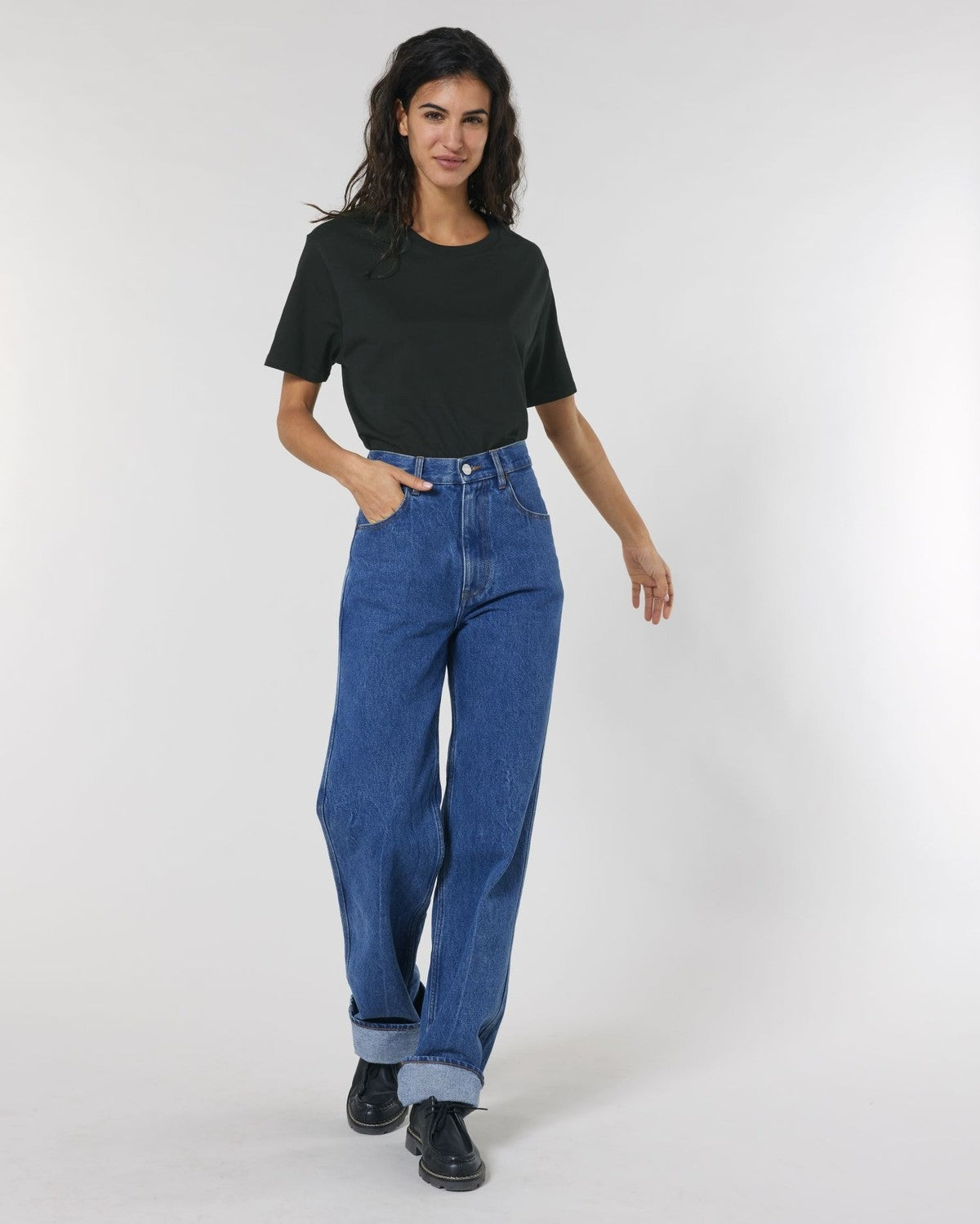 STTU758_C002_Front_Main_Studio_7.jpg