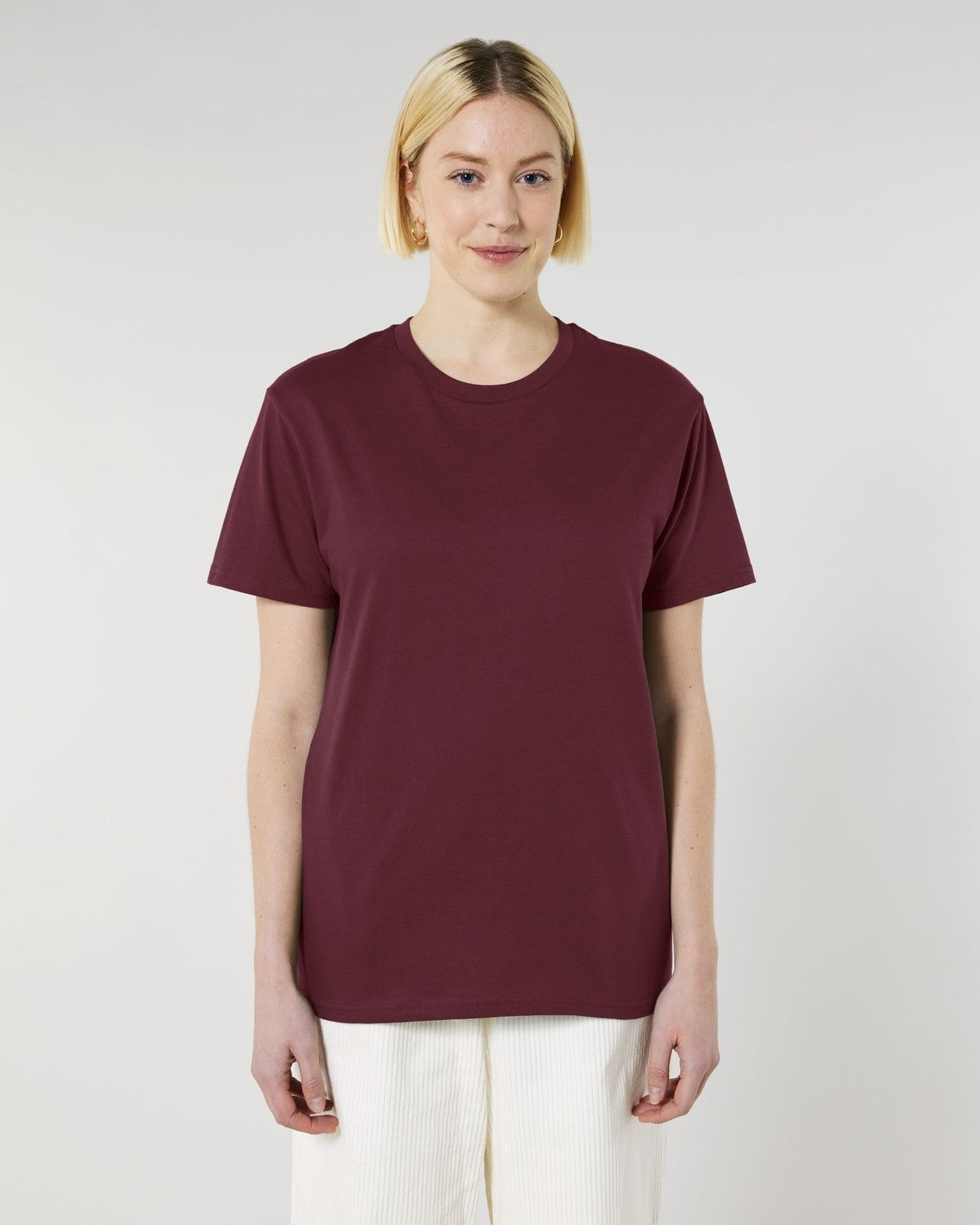 STTU758_C244_Front_Main_Studio_6.jpg