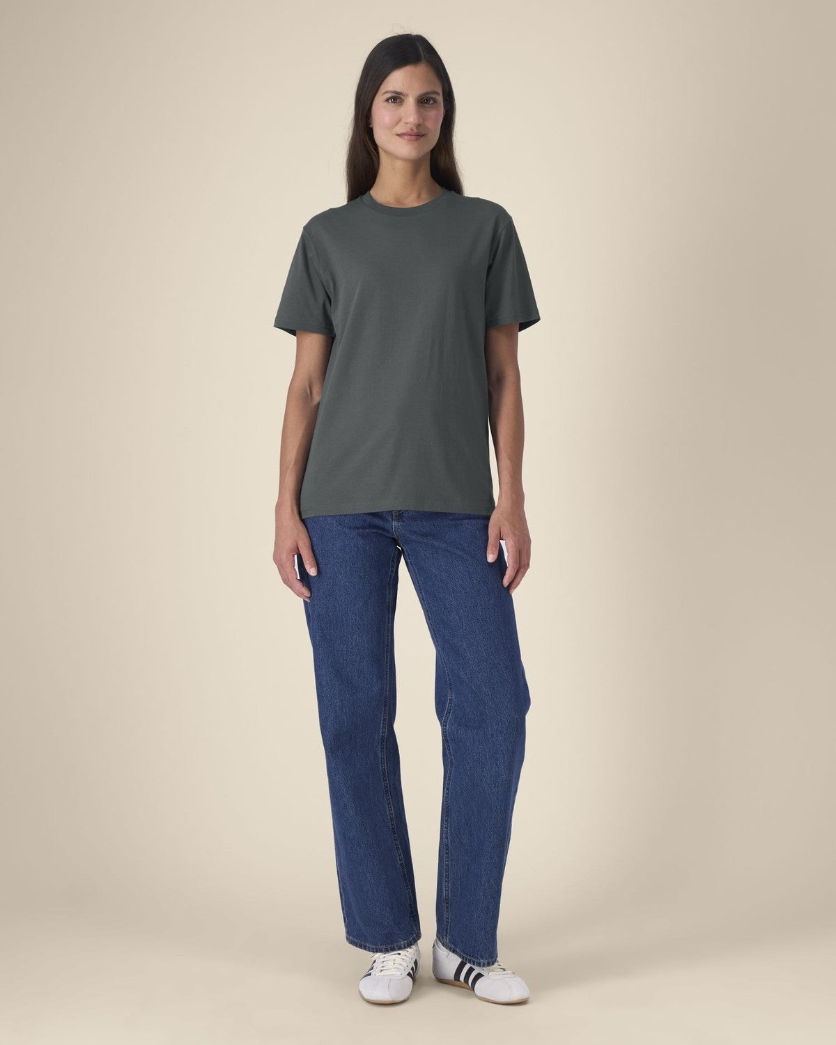 STTU758_C253_Front_Main_Studio_5.jpg